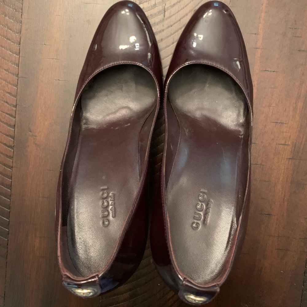 Gucci patent berry heels